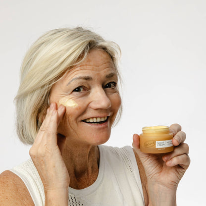 Anti-Ageing Night Cream with Hyaluronic Acid + Niacinamide