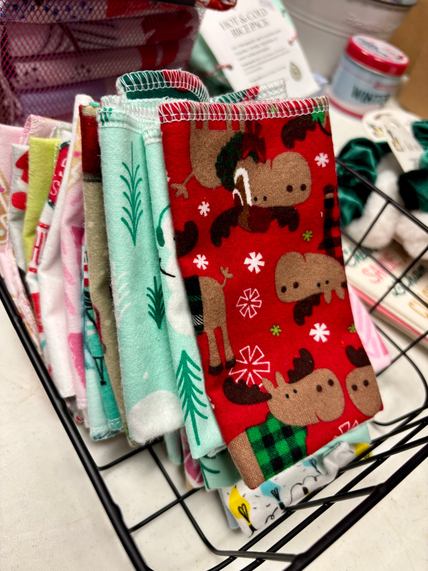Holiday UNpaper towel SINGLES